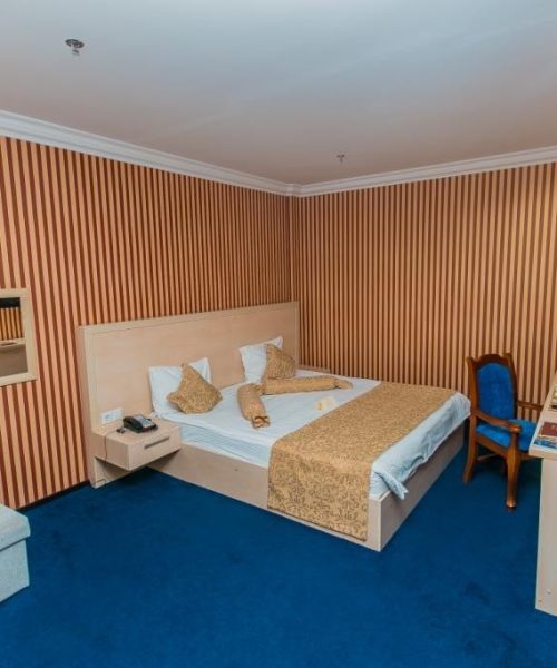 Общий вид на семейный номер гостиницы King Hotel Astana