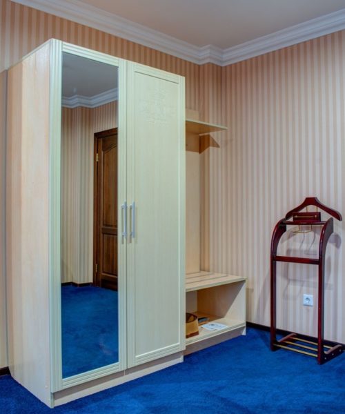 Прихожая номера Студио гостиницы King Hotel Astana